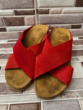 Yokono Red Suede Crisscross Slide Clogs